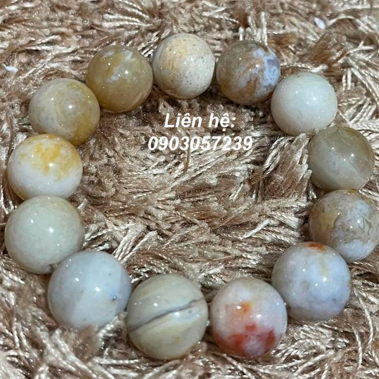 Chuỗi mã não trắng, đường vân đặc biệt