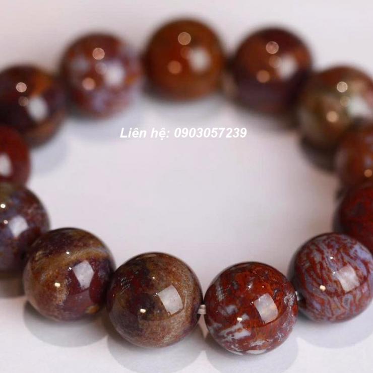 Chuỗi Vòng Tay Đá Caxedon Đỏ – Bùa May Mắn Của Sự Tự Tin Và Tài Lộc